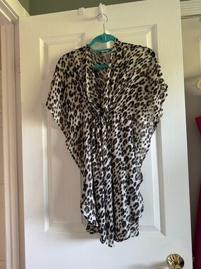 Leopard Print V-Neck sheer cover up - Black & Cream